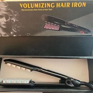 Volumizing Hair Iron - Black